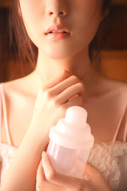 kaiyun体育综合-威少替补登场连续推进打乱对手防线，威少给谁打替补