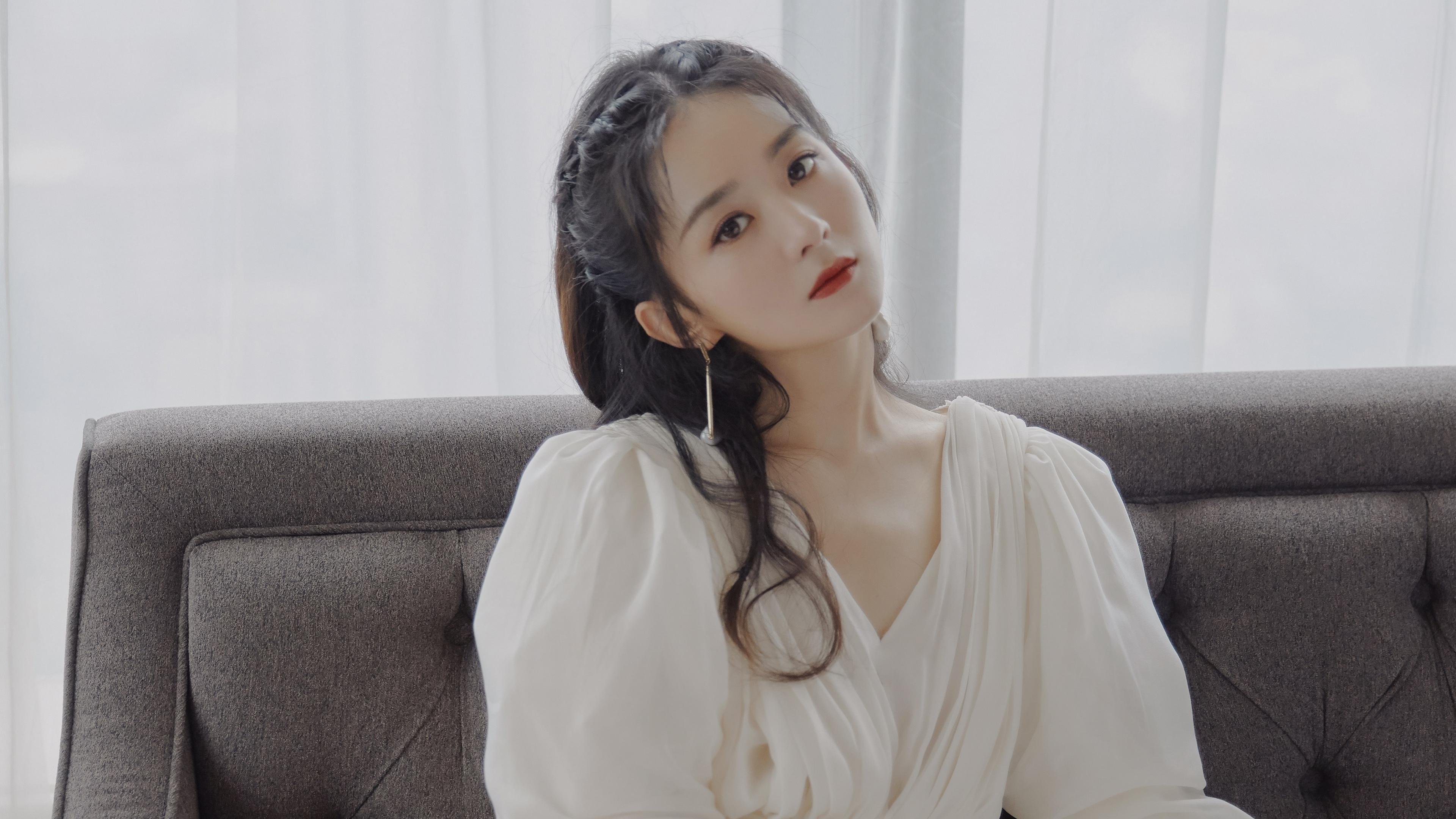 足球赛事转播权拍卖吸引多家平台竞争,转播足球赛事违法吗